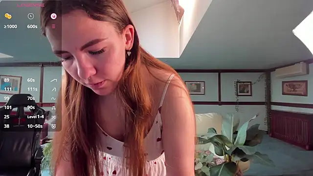 Snapshot of Kirarustle1 chatting on May 11, 1:44 am Kirarustle1 online show from May 11, 1:44 am