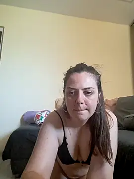 Snapshot of Arya_Malone chatting on June 22, 7:05 am Arya Malone online show from June 22, 7:05 am