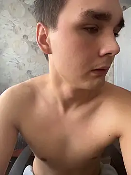 Snapshot of MikkyDo chatting on March 21, 9:47 am MikkyDo online show from March 21, 9:47 am