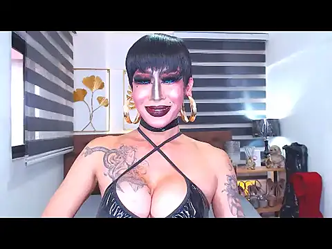 Snapshot of DominateMistressTania chatting on July 22, 11:18 pm DominateMistressTania online show from July 22, 11:18 pm