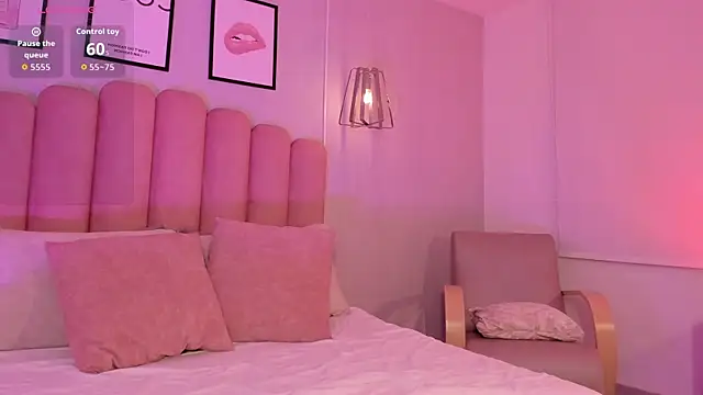violeta hills  online show from July 30, 3:33 pm