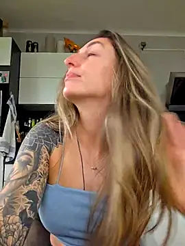 NicoleKaiser online show from April 29, 7:12 am