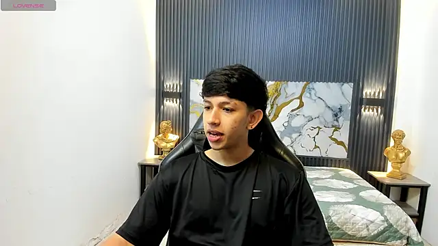 Snapshot of AdrianFranko chatting on May 11, 1:17 pm AdrianFranko online show from May 11, 1:17 pm
