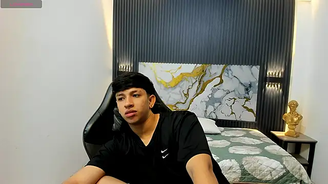 Snapshot of AdrianFranko chatting on May 11, 2:45 pm AdrianFranko online show from May 11, 2:45 pm
