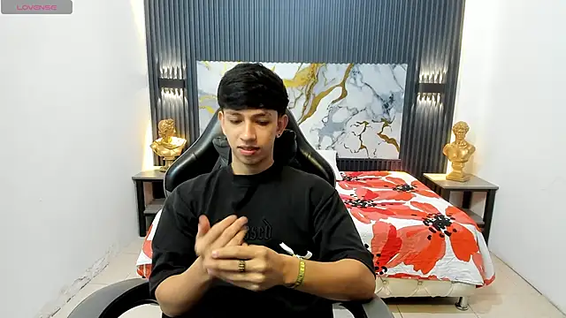 Snapshot of AdrianFranko chatting on May 12, 1:30 pm AdrianFranko online show from May 12, 1:30 pm
