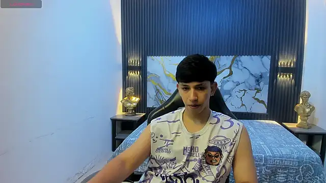 Snapshot of AdrianFranko chatting on May 27, 1:30 pm AdrianFranko online show from May 27, 1:30 pm
