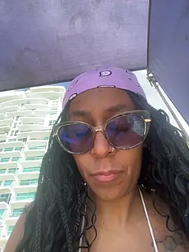 PriscilaCooper online show from April 20, 8:10 pm