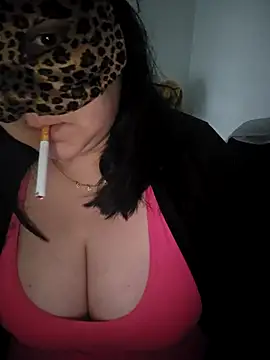Snapshot of emiliecurvy83 chatting on April 23, 1:02 pm emiliecurvy83 online show from April 23, 1:02 pm