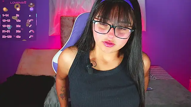 1 Scarllet  online show from April 24, 1:02 pm