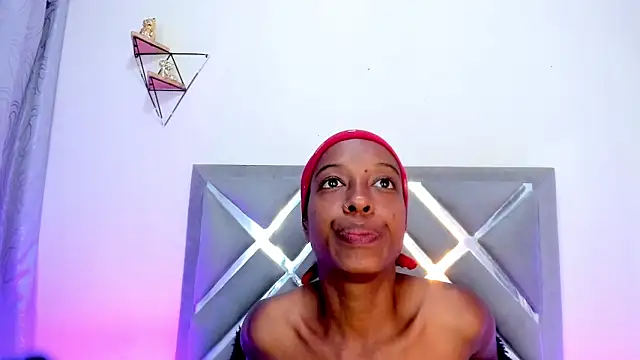 Emmaa sweeet  online show from March 21, 7:28 pm