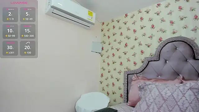 crystal watson0 online show from May 24, 1:49 pm