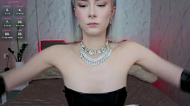 Snapshot of kittysocutie chatting on April 20, 12:02 am kittysocutie online show from April 20, 12:02 am