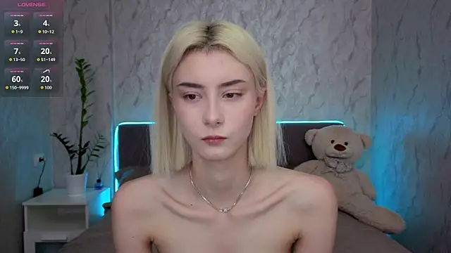 Snapshot of kittysocutie chatting on May 8, 12:05 am kittysocutie online show from May 8, 12:05 am