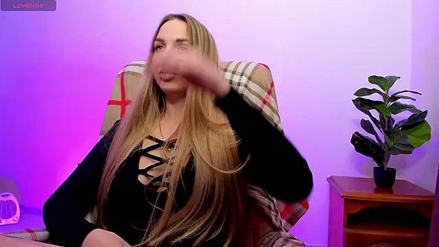 Snapshot of Alexandracandy chatting on March 20, 2:55 pm Alexandracandy online show from March 20, 2:55 pm