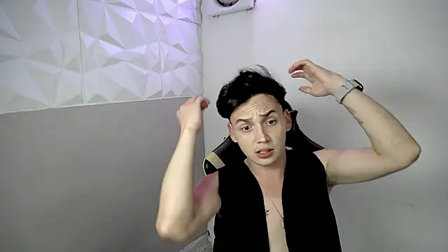 Mathias twinkk online show from May 31, 4:42 am