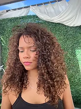 Snapshot of CurlyOopsieXXX chatting on July 13, 9:28 pm CurlyOopsieXXX online show from July 13, 9:28 pm
