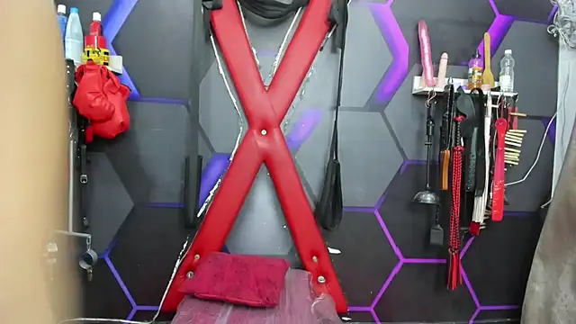 Snapshot of BDSM_ESTREME chatting on June 6, 11:37 am BDSM ESTREME online show from June 6, 11:37 am
