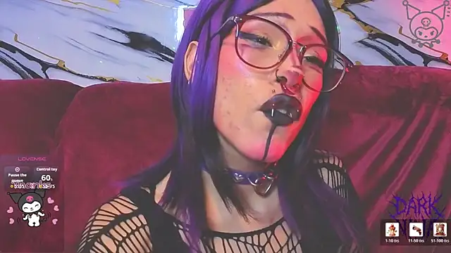 dark nina   online show from June 5, 3:46 am