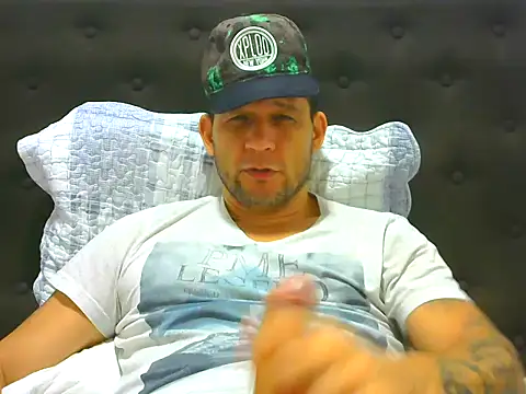 Snapshot of altenori chatting on May 27, 3:25 am altenori online show from May 27, 3:25 am
