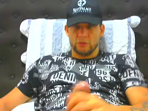 Snapshot of altenori chatting on June 24, 9:14 pm altenori online show from June 24, 9:14 pm