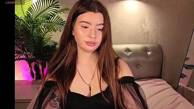 Sophia Everly online show from April 28, 9:47 am