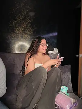 Laila LS online show from May 29, 1:20 pm