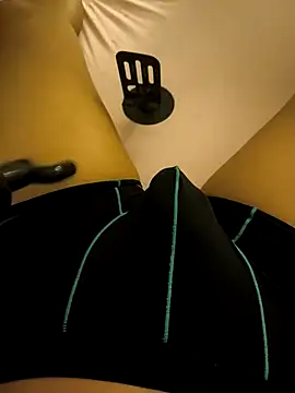 kiennghia2008 online show from March 18, 10:40 am