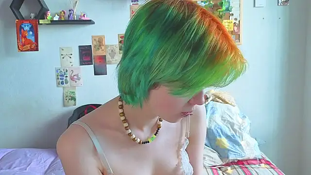 Snapshot of LittleKittenStar chatting on May 25, 12:55 pm LittleKittenStar online show from May 25, 12:55 pm