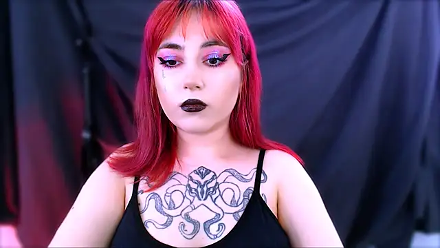 Snapshot of MistressEdith chatting on April 15, 8:21 am MistressEdith online show from April 15, 8:21 am