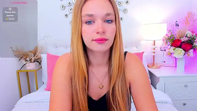 YangLola online show from June 10, 5:18 am