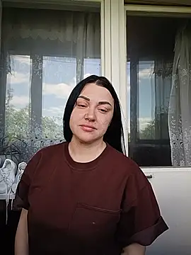 Elsie-Nora online show from June 19, 10:30 am