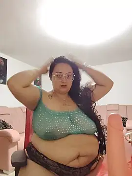 Snapshot of AvaRyd chatting on June 6, 4:28 am AvaRyd online show from June 6, 4:28 am