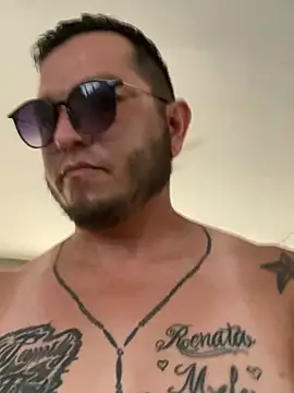 Snapshot of HOTB0Y18 chatting on March 20, 4:01 pm HOTB0Y18 online show from March 20, 4:01 pm