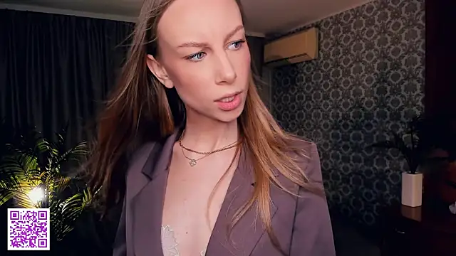Snapshot of AmilyAmilli chatting on April 9, 2:55 pm AmilyAmilli online show from April 9, 2:55 pm