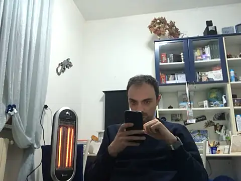 Snapshot of saber910 chatting on March 18, 11:30 pm saber910 online show from March 18, 11:30 pm