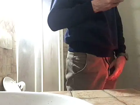 Snapshot of saber910 chatting on March 19, 5:28 pm saber910 online show from March 19, 5:28 pm