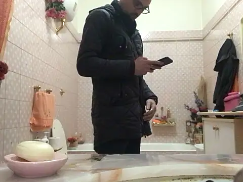 Snapshot of saber910 chatting on April 2, 11:30 am saber910 online show from April 2, 11:30 am