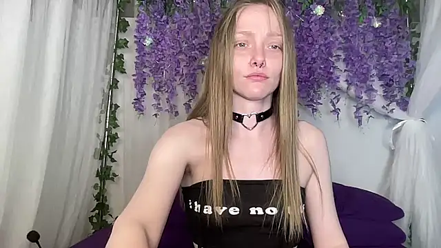Snapshot of ElfGirlAna chatting on May 11, 2:34 pm ElfGirlAna online show from May 11, 2:34 pm