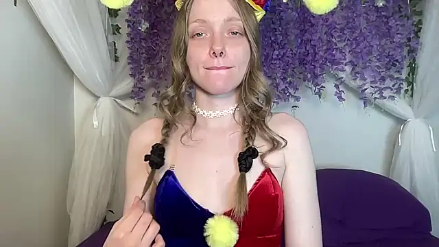 Snapshot of ElfGirlAna chatting on May 13, 2:36 pm ElfGirlAna online show from May 13, 2:36 pm
