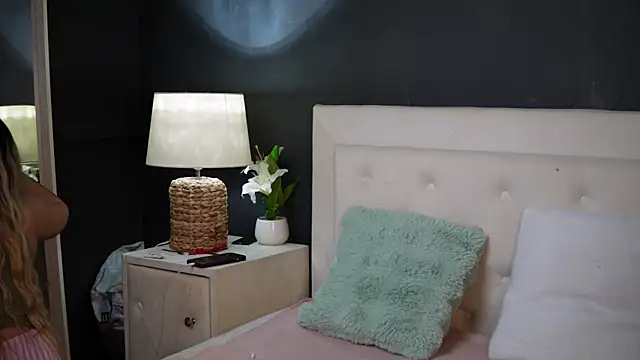 Snapshot of DaliaParis chatting on June 30, 8:10 pm DaliaParis online show from June 30, 8:10 pm