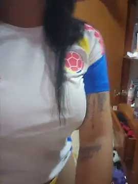 Snapshot of Noa_rousse01 chatting on July 3, 5:47 am Noa rousse01 online show from July 3, 5:47 am