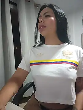 Snapshot of Noa_rousse01 chatting on July 9, 5:44 am Noa rousse01 online show from July 9, 5:44 am