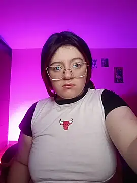 Snapshot of Gigi_hart7 chatting on June 2, 3:52 am Gigi hart7 online show from June 2, 3:52 am