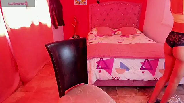 Sofia Hot Latina online show from April 8, 8:20 pm