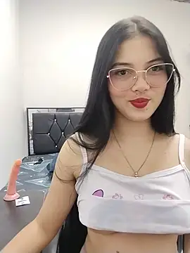 Snapshot of veleria_allurin chatting on June 19, 12:09 pm veleria allurin online show from June 19, 12:09 pm