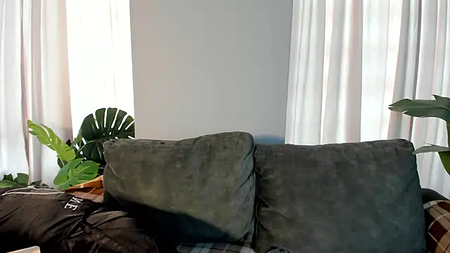  EmilyRouge  online show from May 12, 9:56 pm