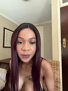 Snapshot of Latisha43 chatting on March 19, 1:15 pm Latisha43 online show from March 19, 1:15 pm