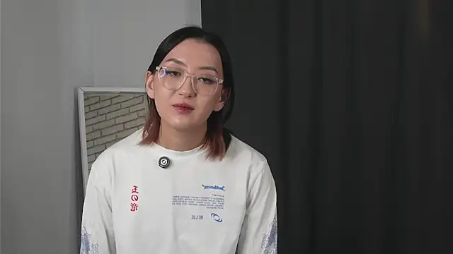 Snapshot of DeeCosca chatting on March 20, 6:07 am DeeCosca online show from March 20, 6:07 am