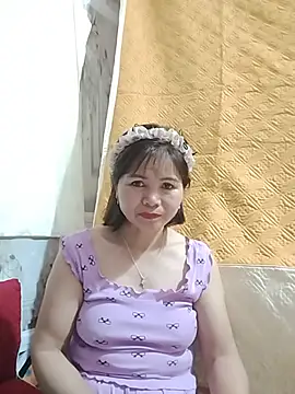 Snapshot of art_po19 chatting on May 12, 10:18 pm art po19 online show from May 12, 10:18 pm