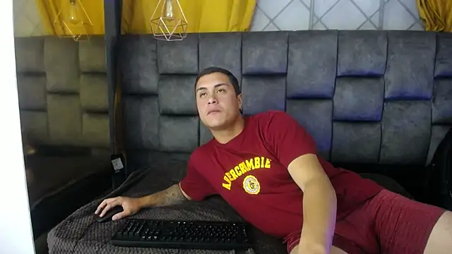 Snapshot of Dahiana_Clark7 chatting on March 21, 6:07 am Dahiana Clark7 online show from March 21, 6:07 am